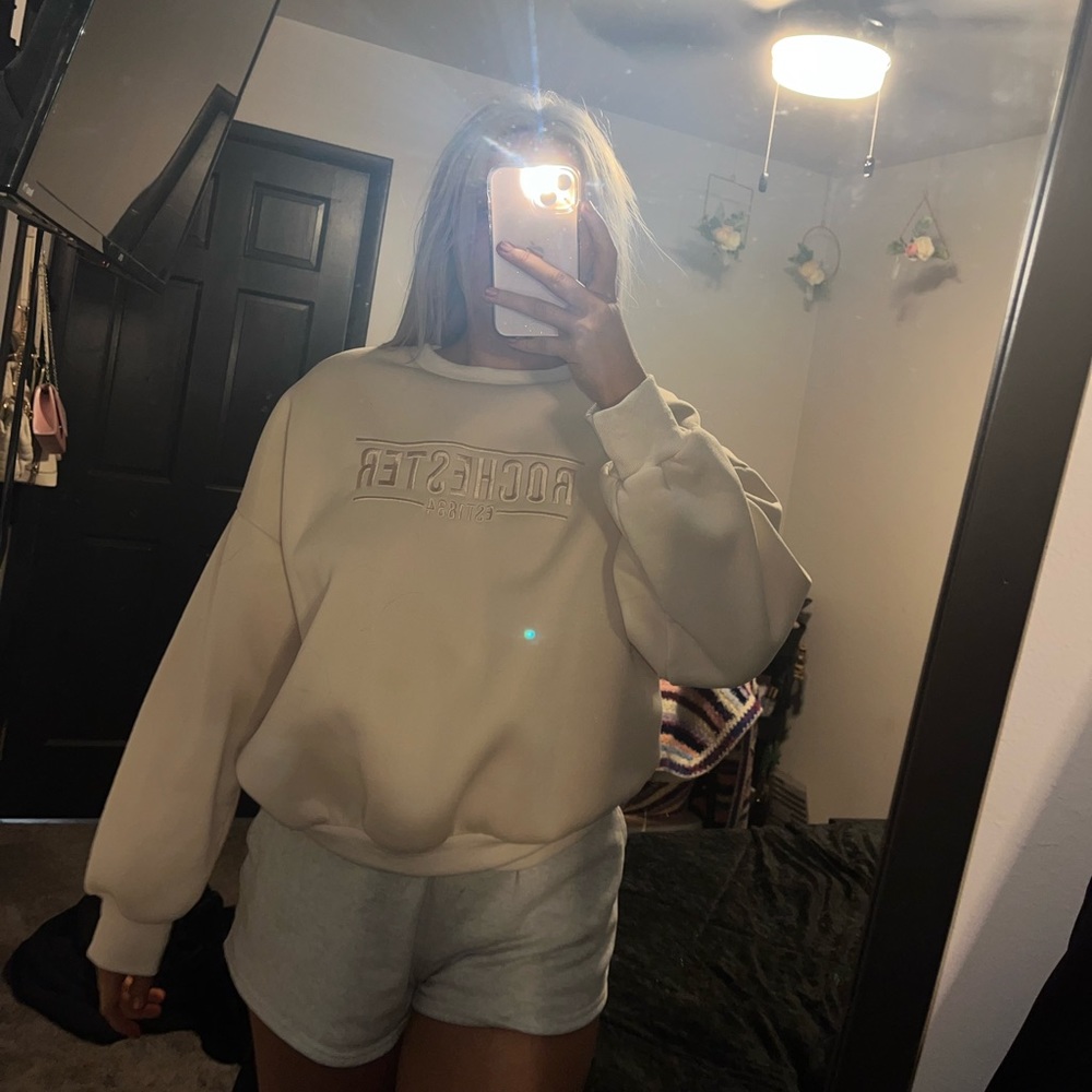 Cream Rochester sweatshirt